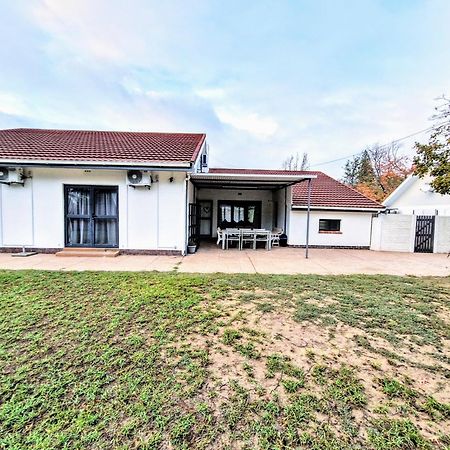 9 on Drommedaris Hotell Stellenbosch Exteriör bild