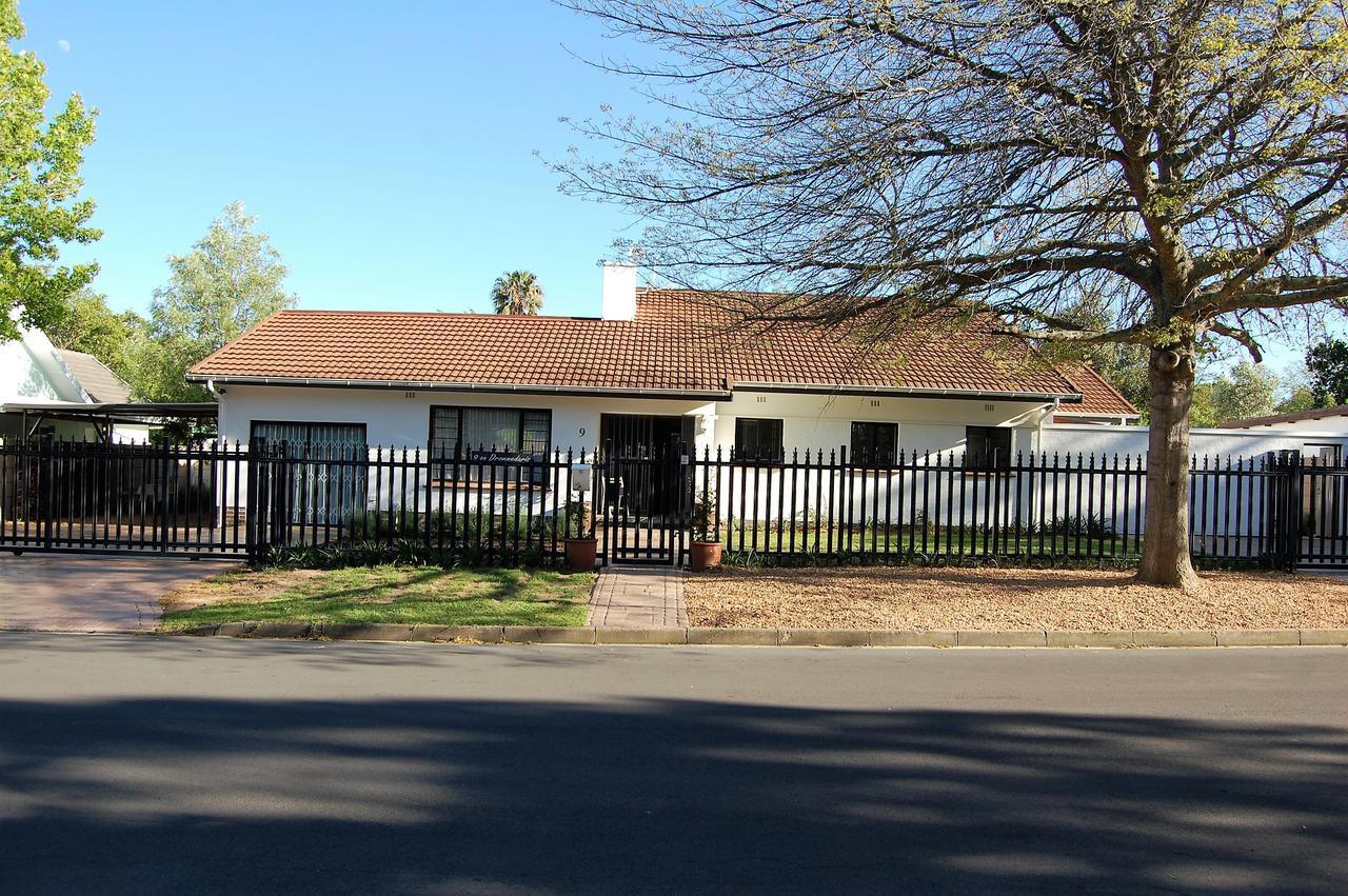 9 on Drommedaris Hotell Stellenbosch Exteriör bild
